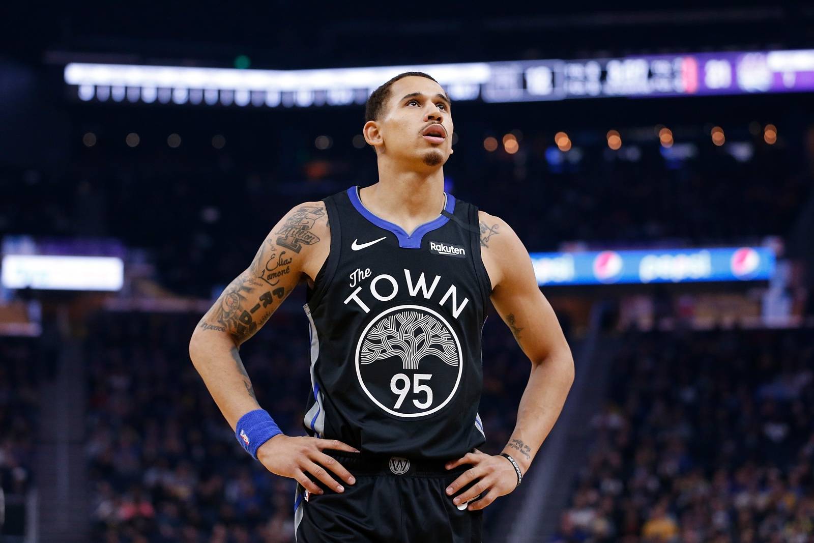 掘金队打出13-1攻击波，反超雄鹿重新建立优势