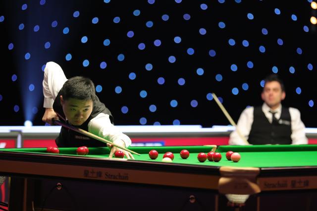 领口和侧边 领口和侧边